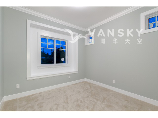 250909102658_bedroom 2.jpg